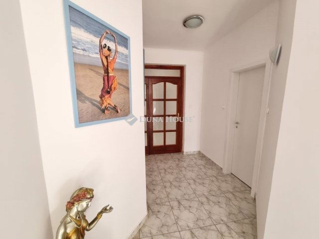 Eladó családi ház, Kápolnásnyéken 199 M Ft, 6 szobás