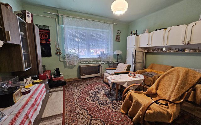 Eladó családi ház, Veresegyházon, Táncsics utcában 65 M Ft