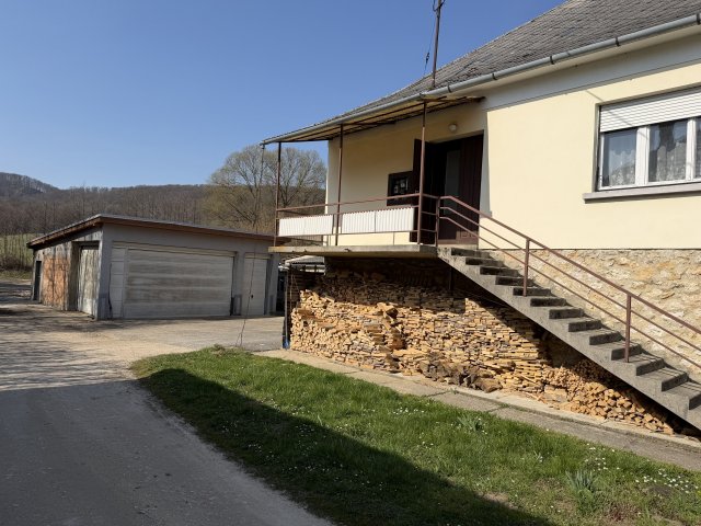 Eladó családi ház, Bakonybélben 71.9 M Ft, 4 szobás