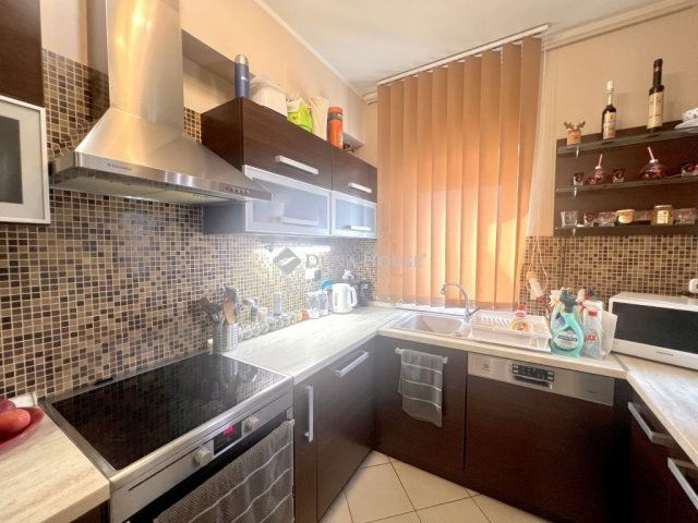 Eladó téglalakás, Ajkán 67.5 M Ft, 3 szobás