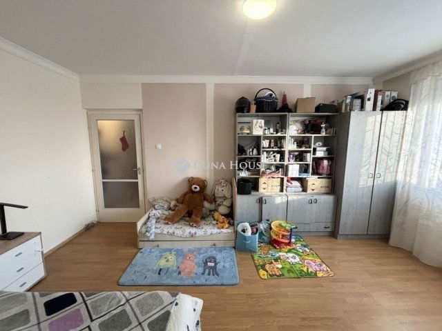 Eladó panellakás, Debrecenben 56.8 M Ft, 2 szobás