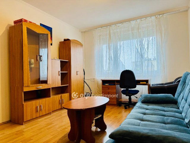 Eladó panellakás, Debrecenben 46.9 M Ft, 1+1 szobás