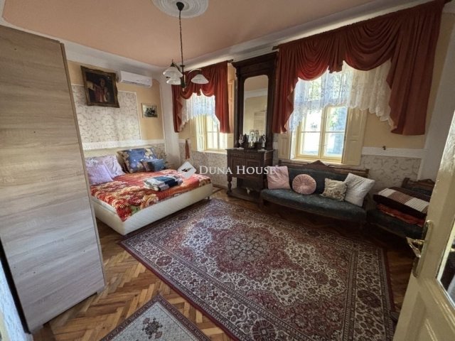 Eladó családi ház, Szarvason 130 M Ft, 5+1 szobás