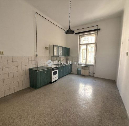 Eladó téglalakás, Budapesten, VI. kerületben 90 M Ft, 2 szobás