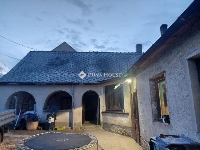 Eladó családi ház, Lábatlanon, Kálvária utcában 29 M Ft