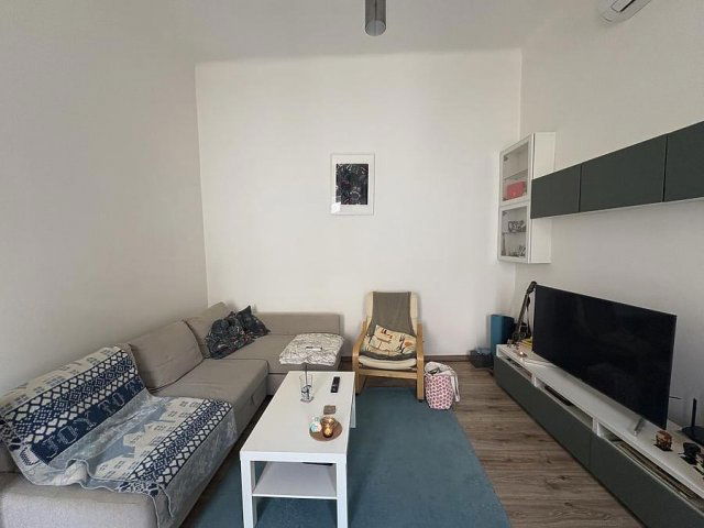 Eladó téglalakás, Budapesten, VI. kerületben, Aradi utcában
