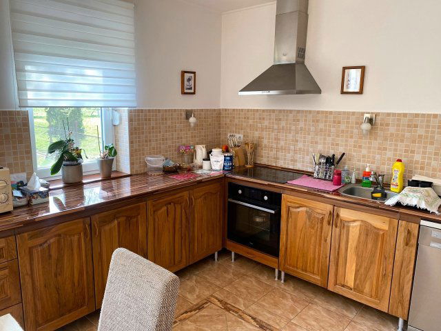 Eladó családi ház, Nyúlon 119.99 M Ft, 3+1 szobás