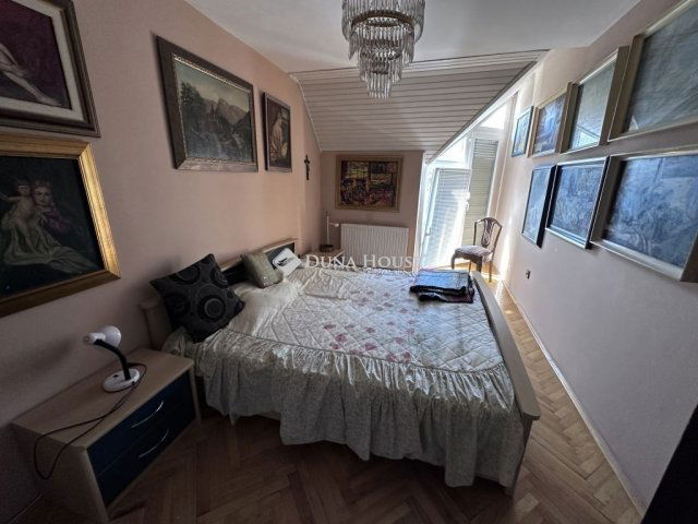 Eladó téglalakás, Pécsett 98.9 M Ft, 6 szobás