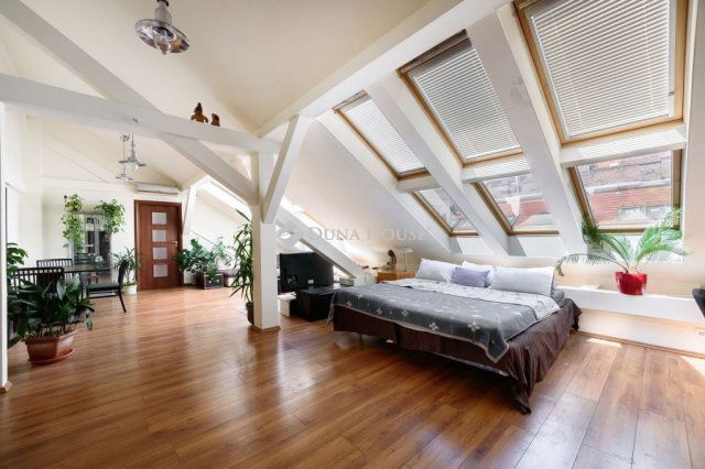 Kiadó téglalakás, albérlet, V. kerületben, Október 6. utcában