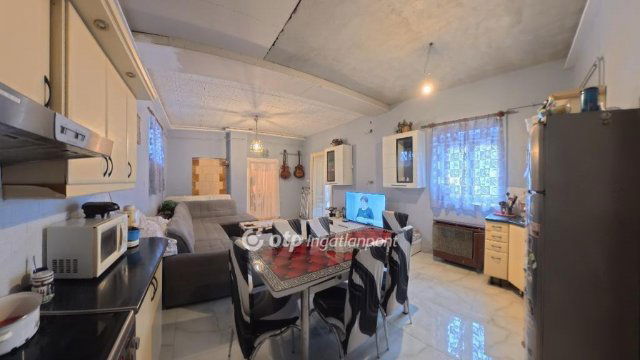 Eladó családi ház, Mezőkövesden 27 M Ft, 1+1 szobás