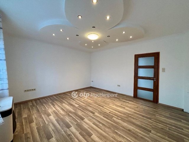 Eladó családi ház, Kállósemjénen 24.99 M Ft, 2 szobás