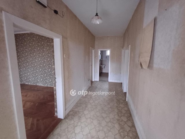 Eladó családi ház, Sirokban 42.99 M Ft, 3 szobás