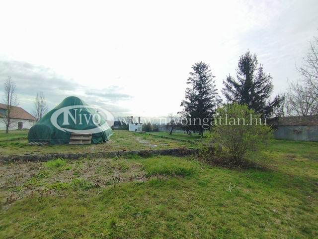 Eladó mezogazdasagi ingatlan, Veszprémben 513 M Ft