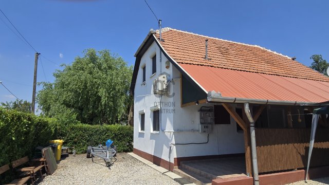 Eladó családi ház, Sarudon 65 M Ft, 4 szobás