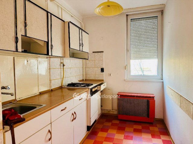 Eladó téglalakás, Debrecenben 49.9 M Ft, 2 szobás