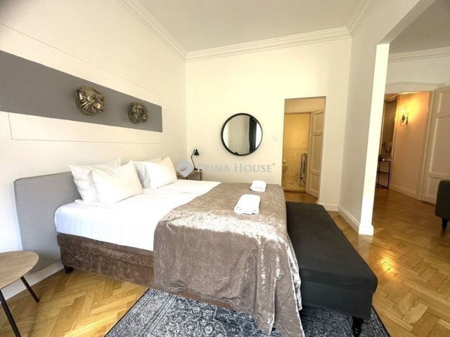 Eladó téglalakás, Budapesten, V. kerületben 159 M Ft, 2 szobás