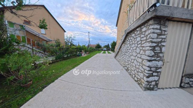 Eladó téglalakás, Mezőkövesden 37.9 M Ft, 2+1 szobás