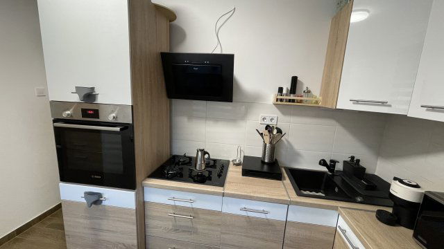 Eladó panellakás, Győrött 50 M Ft, 2 szobás