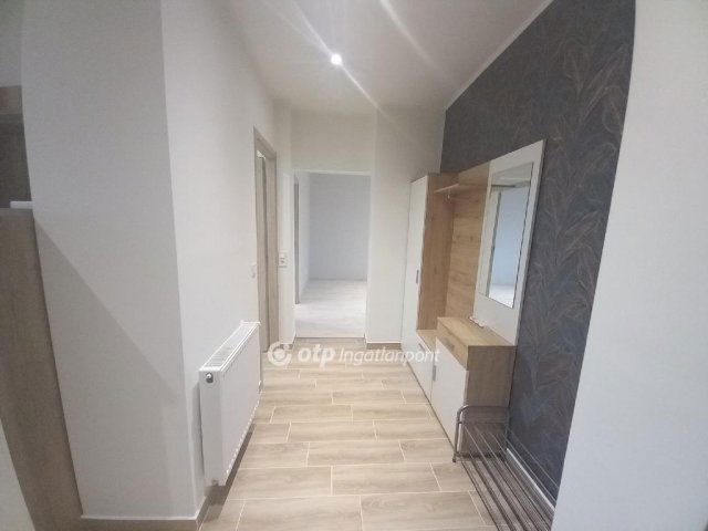 Eladó téglalakás, Debrecenben 62.9 M Ft, 2 szobás