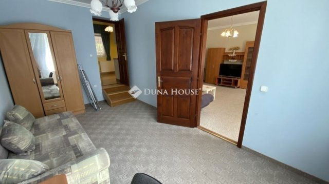 Eladó téglalakás, Székesfehérvárott 74.9 M Ft, 3 szobás