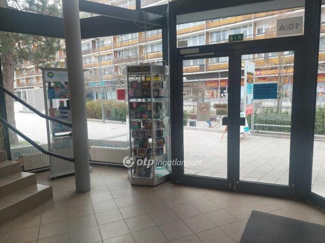 Eladó üzlethelyiség, Veszprémben 36.5 M Ft, 1 szobás
