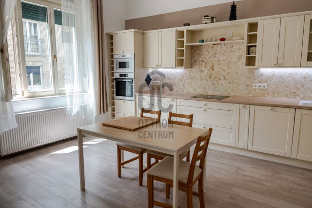 Eladó téglalakás, Budapesten, I. kerületben 109.9 M Ft, 2 szobás