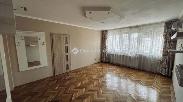 Eladó panellakás, Budapesten, IV. kerületben 66.5 M Ft, 2 szobás