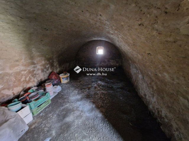 Eladó családi ház, Orfűn 69 M Ft, 4 szobás