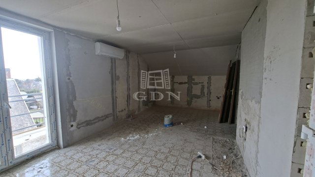 Eladó téglalakás, Balatonalmádiban 57 M Ft, 3 szobás