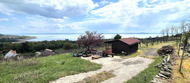 Eladó nyaraló, Badacsonytomajon 66.5 M Ft, 2 szobás