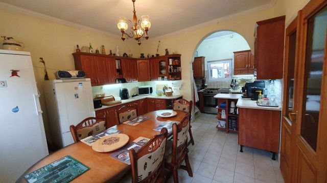 Eladó családi ház, Debrecenben 124.9 M Ft, 7 szobás