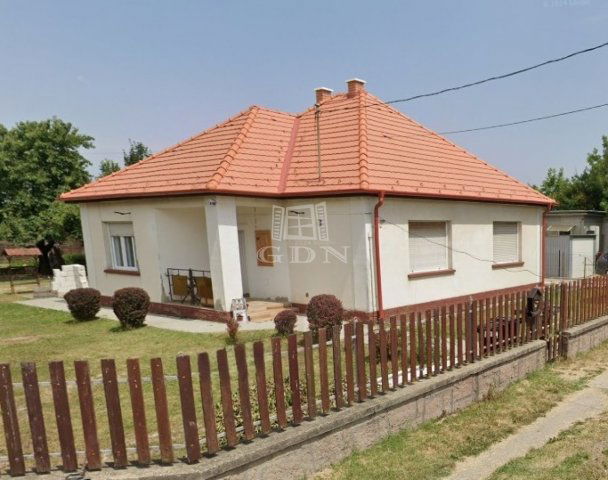 Eladó családi ház, Szigethalmon 67.5 M Ft, 3 szobás