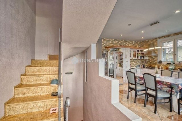 Eladó ikerház, Gyálon 114.9 M Ft, 6 szobás