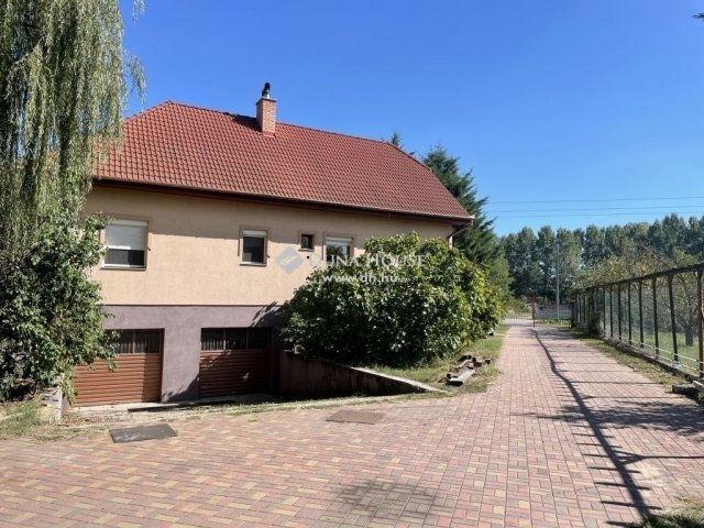 Eladó családi ház, Ráckevén 137 M Ft, 3 szobás