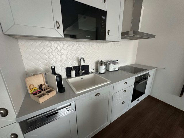 Eladó téglalakás, Szántódon 182 M Ft, 1+1 szobás