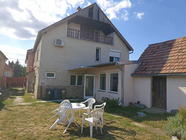 Eladó családi ház, Sárváron 89 M Ft, 8 szobás