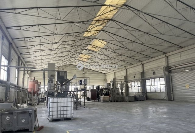 Kiadó ipari ingatlan, Petőfibányán 2473 E Ft / hó