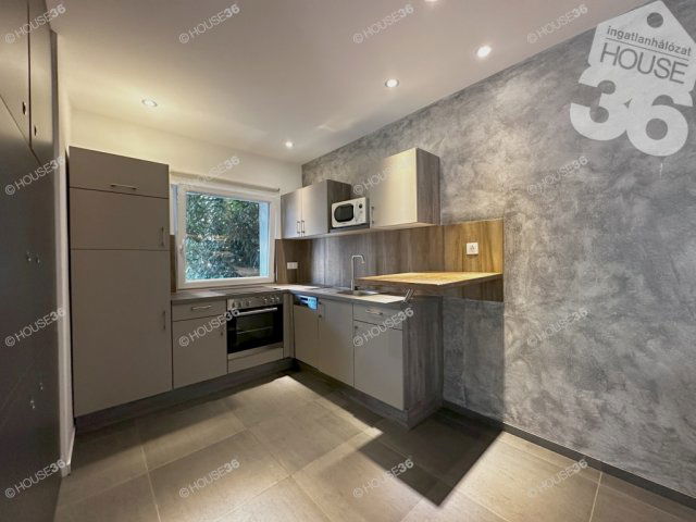 Eladó családi ház, Kecskeméten 66.7 M Ft, 3 szobás