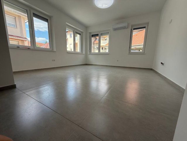 Eladó téglalakás, Kecskeméten 54 M Ft, 2 szobás