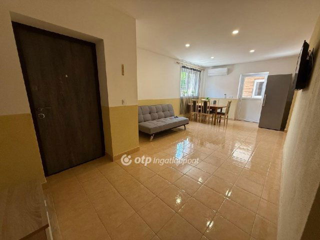 Eladó ikerház, Nyíregyházán 55 M Ft, 3 szobás