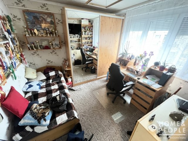 Eladó téglalakás, Szegeden 55.999 M Ft, 2 szobás