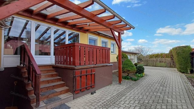 Eladó családi ház, Csornán 104.9 M Ft, 3+1 szobás