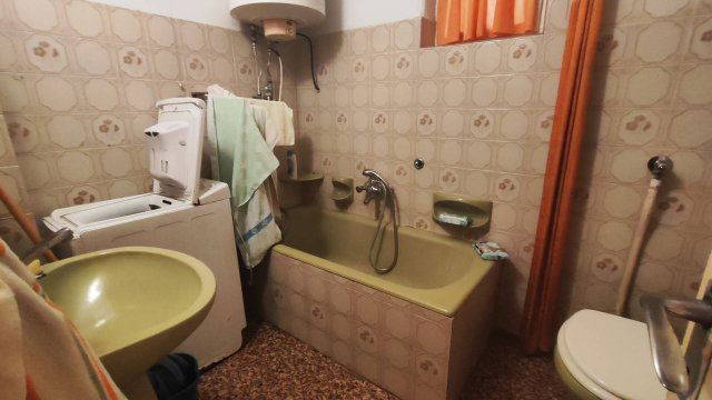 Eladó családi ház, Paposon 8 M Ft, 2 szobás