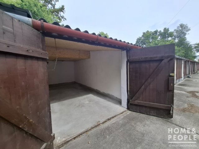 Eladó garázs, Szegeden 11 M Ft / költözzbe.hu