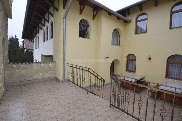 Eladó hotel, Törökbálinton 680 M Ft / költözzbe.hu