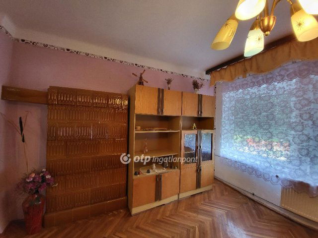 Eladó családi ház, Tabon 46.9 M Ft, 4 szobás