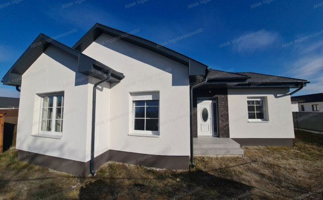 Eladó családi ház, Kecskeméten 94.9 M Ft, 4 szobás