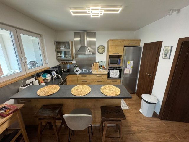 Eladó családi ház, Nyíregyházán 159 M Ft, 2+2 szobás