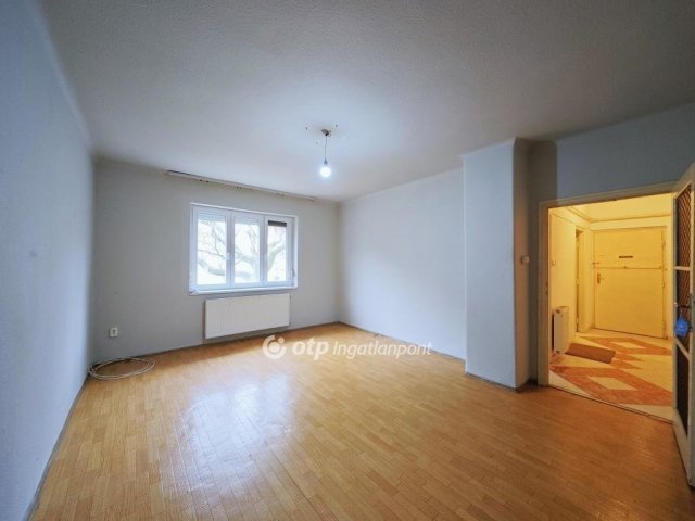 Eladó téglalakás, Budapesten, IV. kerületben 48.5 M Ft, 1 szobás