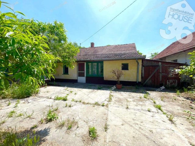 Eladó családi ház, Lakitelken 16.5 M Ft, 3 szobás